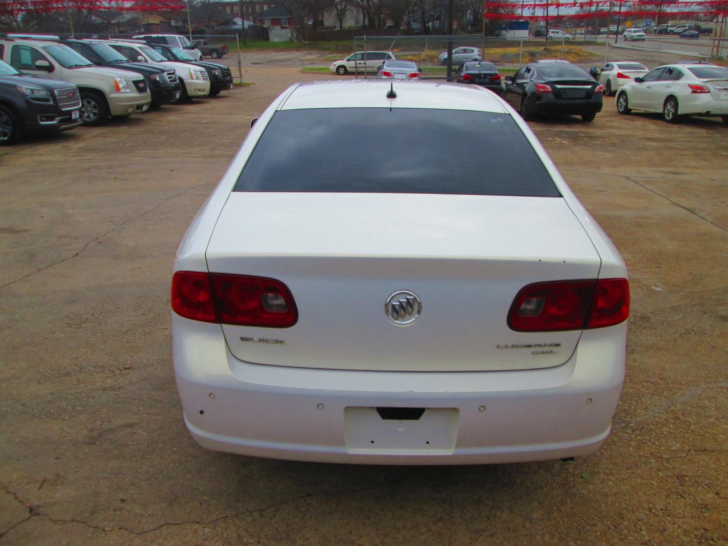 2007 Buick Lucerne (1G4HD57257U) , located at 1815 NE 28th St., Fort Worth, TX, 76106, (817) 625-6251, 32.795582, -97.333069 - Photo#5